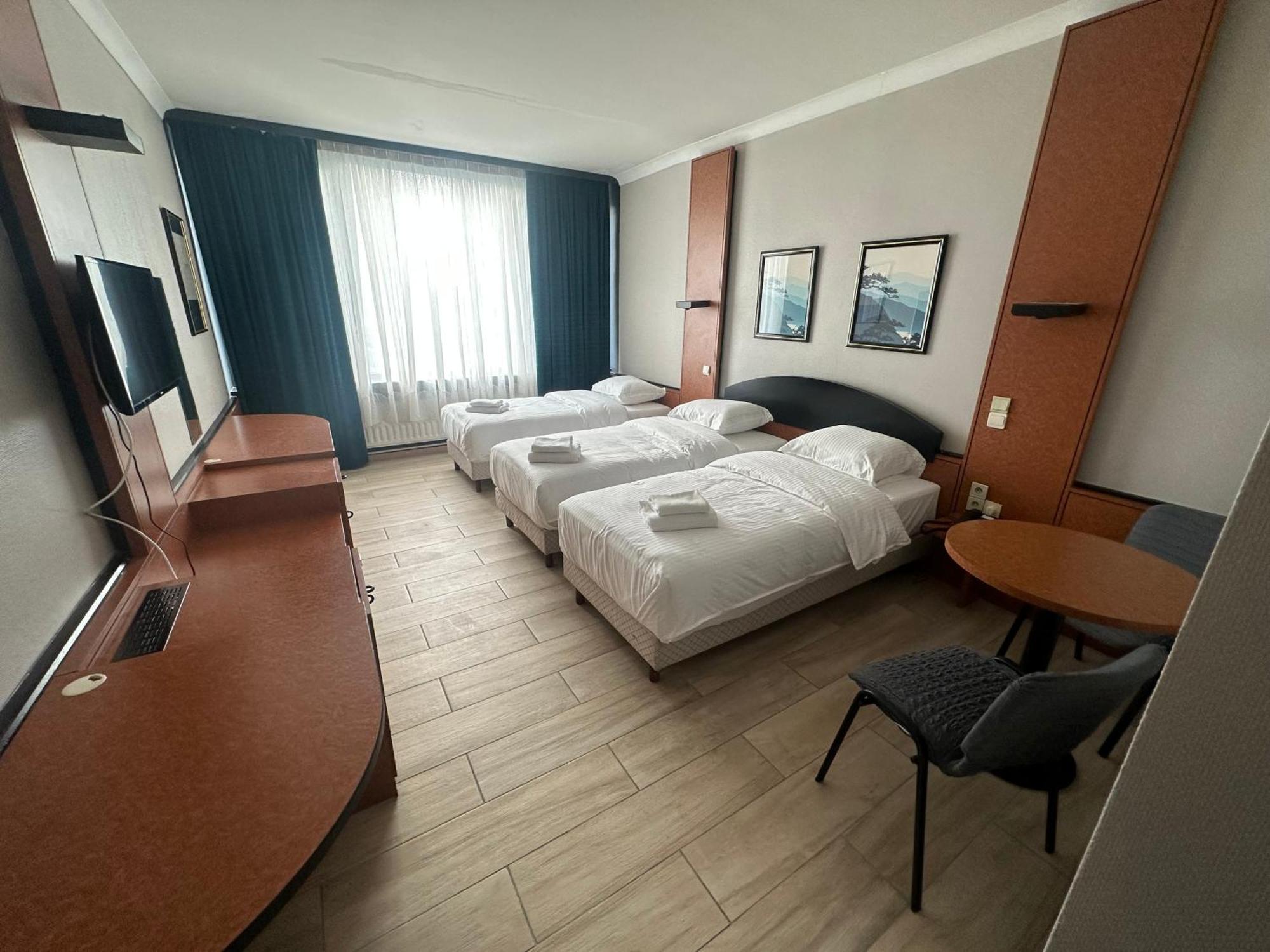 Hotel Europacity Saint-Josse-ten-Noode Екстериор снимка